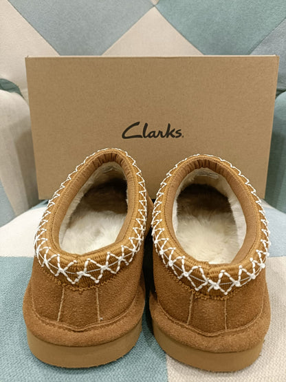 CLARKS - COLOR NOCCIOLA - BASSE